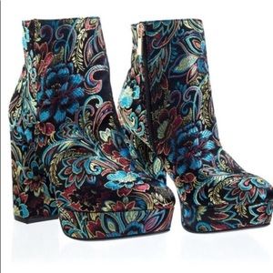 NEW Bamboo Platform Floral Embroidered Fur Booties